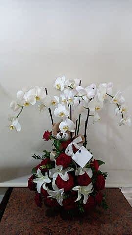 4 dallı orkideli güllü arajman