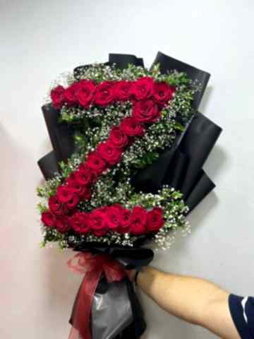 GÜLLÜ HARF BUKETİ