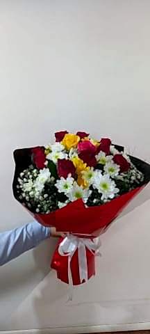 10 ad.güllü karışık buket