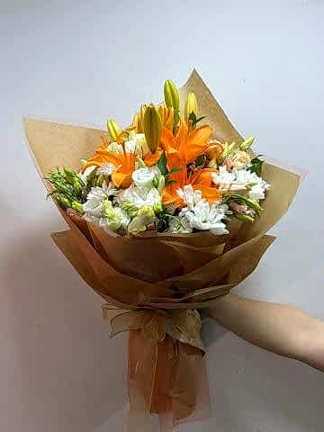 LİLYUMLU RİSYANTÜSLÜ BUKET