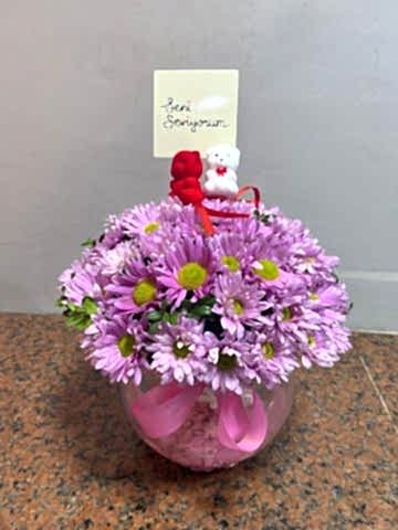 cam fanus içinde papatya arajmanı