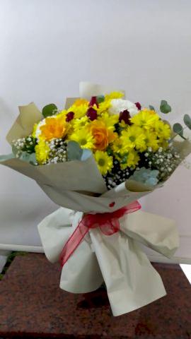 güllü & papatyalı buket